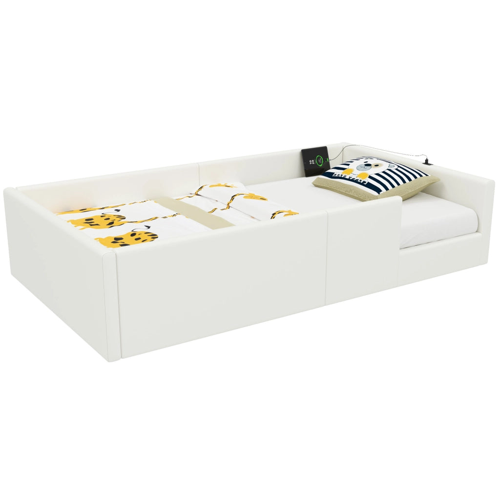 Letto imbottito 90x200 cm con sponde di protezione e stazione di ricarica USB/Type-C bianco