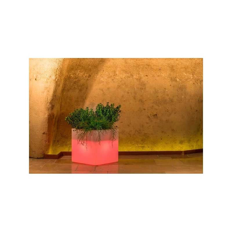 Vaso luminoso moderno di design 40x40 H40 in polimero resistente con LED rosso per interno ed esterno - Made in Italy - Monacis