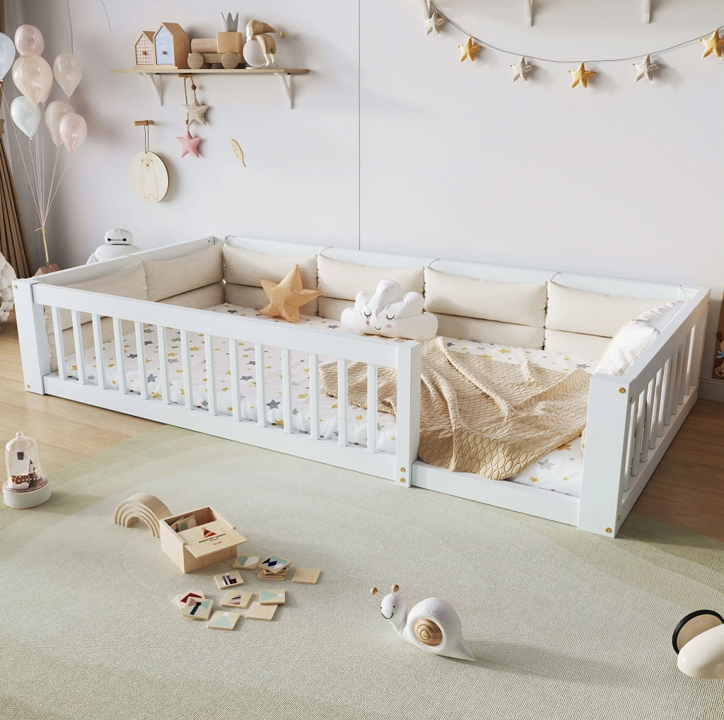 Letto singolo 90x200 cm con sponde di sicurezza e cuscini bianco HOMVRA