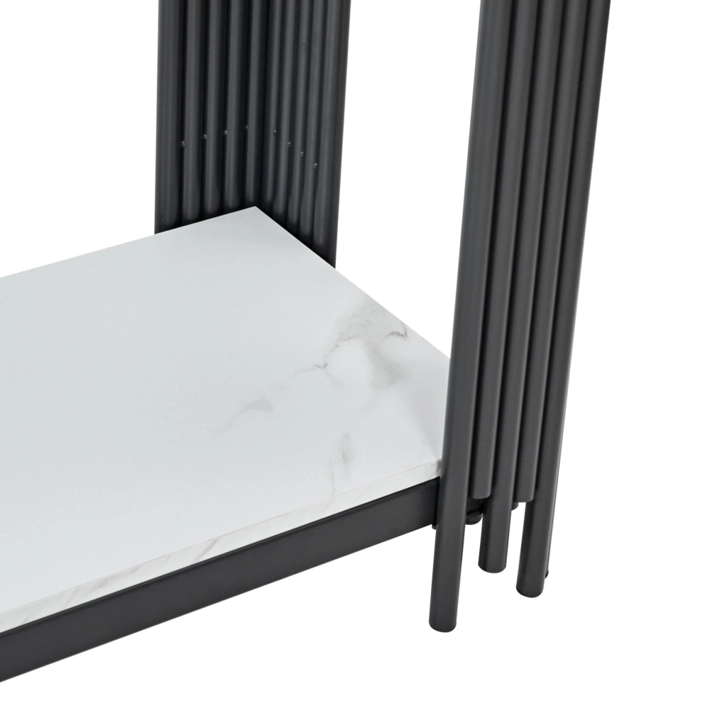 Tavolo Consolle Moderno con 2 Ripiani, Effetto Marmo Bianco, Struttura in Metallo Nero, L123.5 x P33.5 x H80 cm