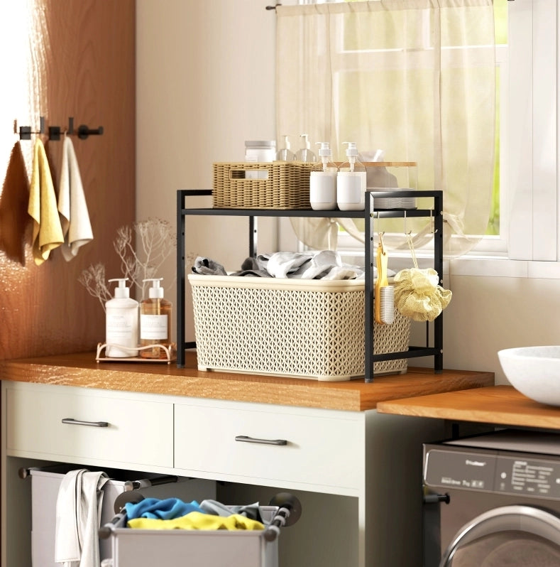Mensola Estensibile per Microonde in Metallo Nero con 3 Ganci, Supporto da Cucina 39,5-64 cm