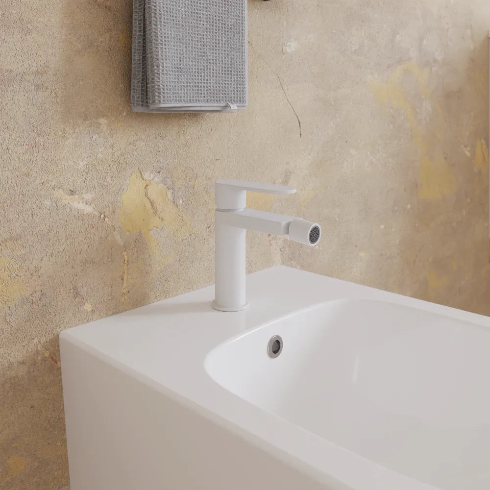 Set miscelatori lavabo ad incasso placca stondata bidet miscelatore esterno vasca bianco opaco | Margot