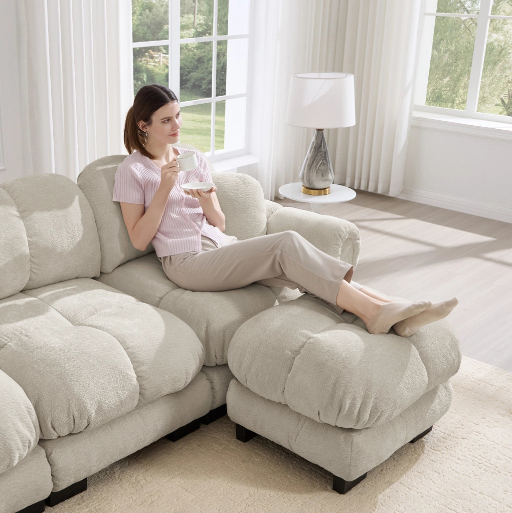 Divano angolare modulare 2 posti in chenille color khaki chiaro con pouf mobile e cuscini imbottiti