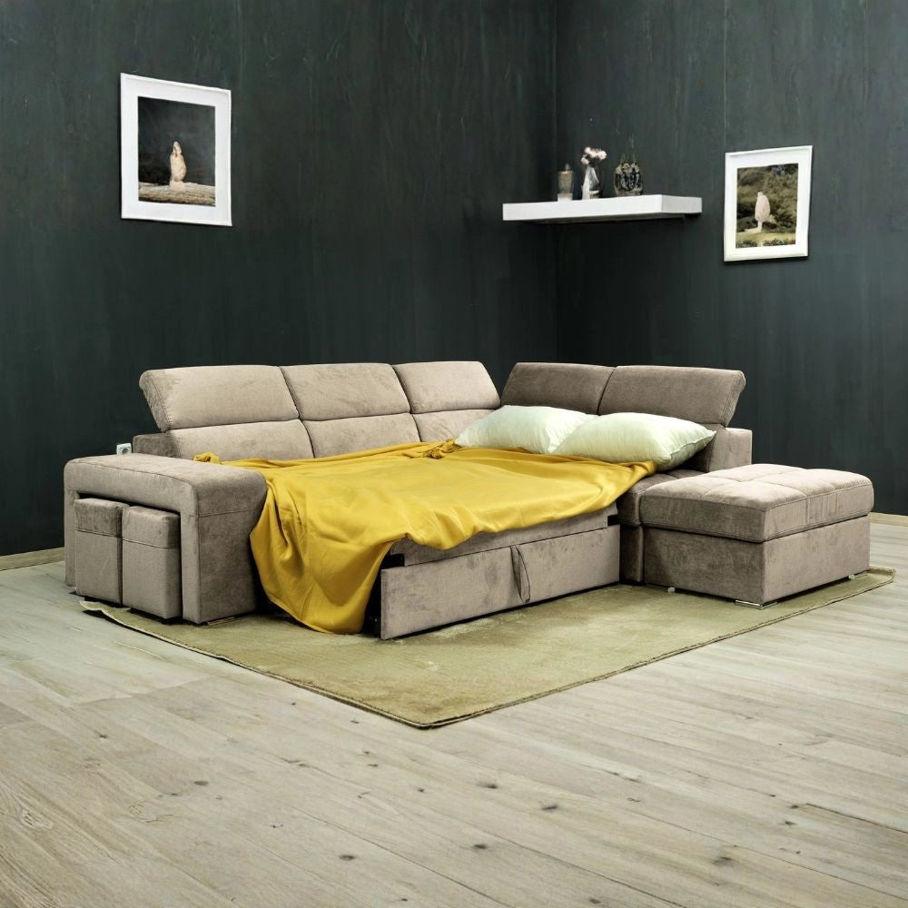 Divano angolare reversibile Positano cappuccino con poggiatesta regolabili, pouf e funzione letto