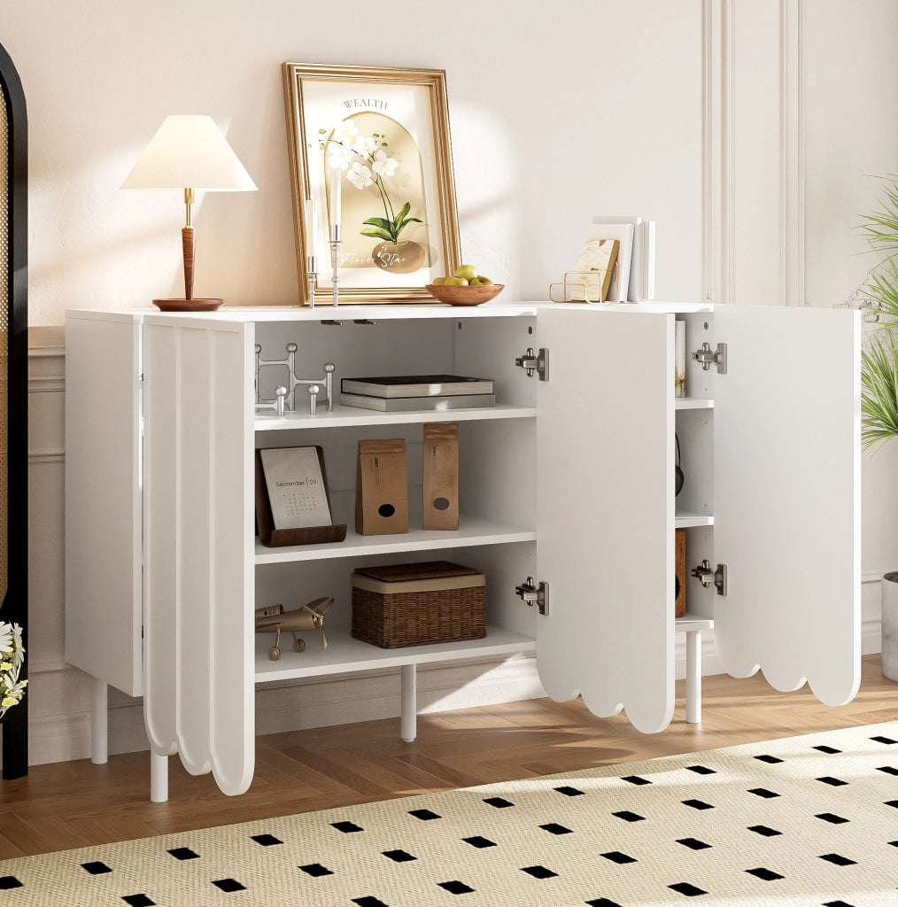 Madia bianca in MDF con ante ondulate; ripiani regolabili e apertura a pressione; 120 x 35 x 80 cm