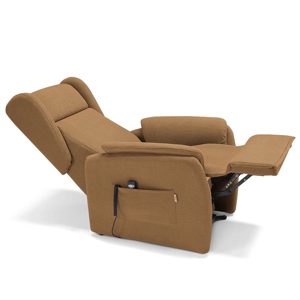 Poltrona relax elettrica FIRENZE MADE IN ITALY per anziani e disabili, 2 motori, 4 ruote, tessuto antimacchia, colore Mango