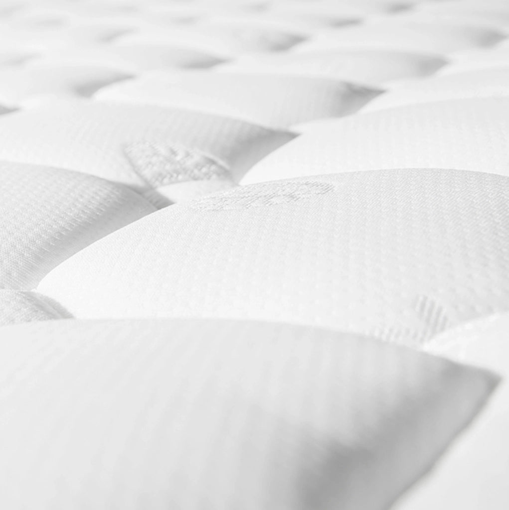 Letto matrimoniale imbottito 140x200 cm con rete a doghe, contenitore e striscia LED, rivestimento in similpelle bianca, con materasso incluso