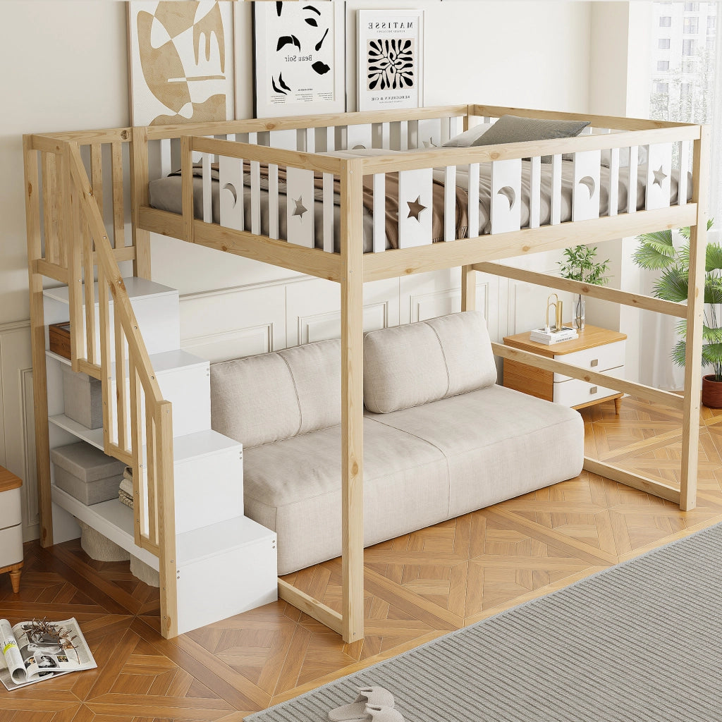 Letto a soppalco 140 × 200 cm con scala e ripiani in legno bianco e naturale con area divano inferiore