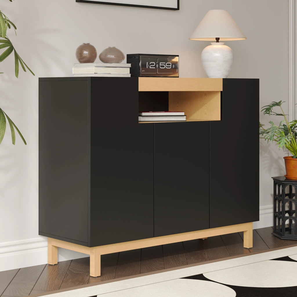 Credenza con tre ante 120;5 cm con vano centrale aperto; pannello truciolare; nera effetto legno