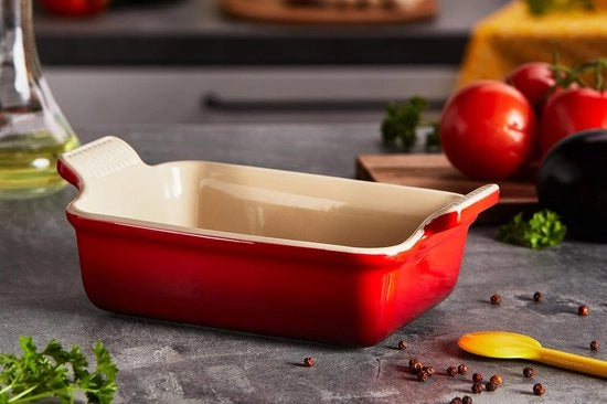 Scatola per forno rettangolare in ceramica tradizionale, 19 cm, 1,1 litri, rosso ciliegia.