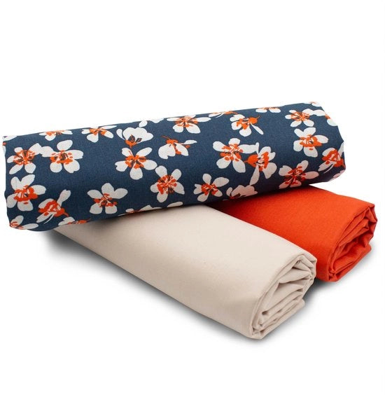 Set di tessuto in cotone 1,5m design + 2x selezione di tessuto a colori omologati 100% cotone (Cherry Blossoms Set66)
