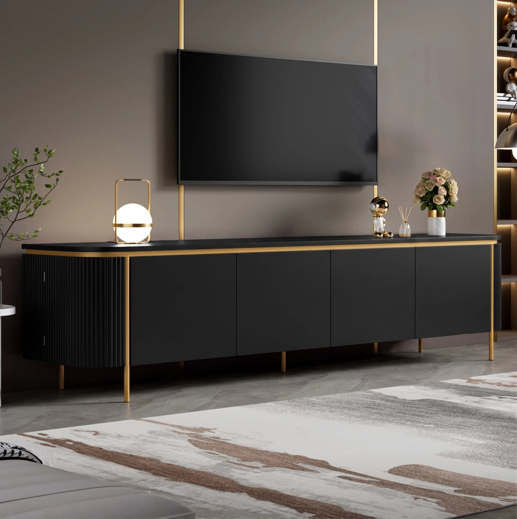 Mobile TV in MDF nero con 6 ante, piedi in ferro e passacavi, design con lati scanalati e angoli arrotondati, 180x38x46 cm