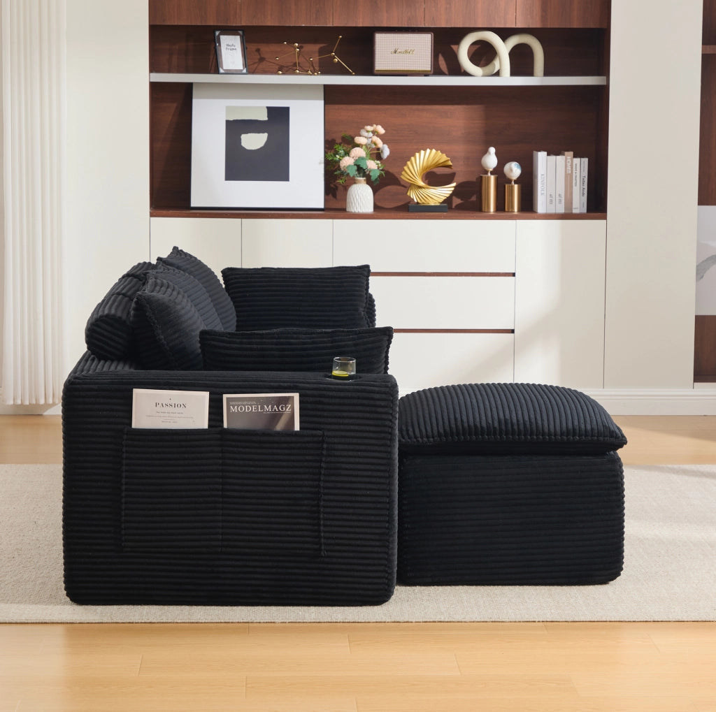 Divano modulare 3 posti con pouf, tessuto in velluto nero, con cuscini, portabicchieri e 2 tasche laterali