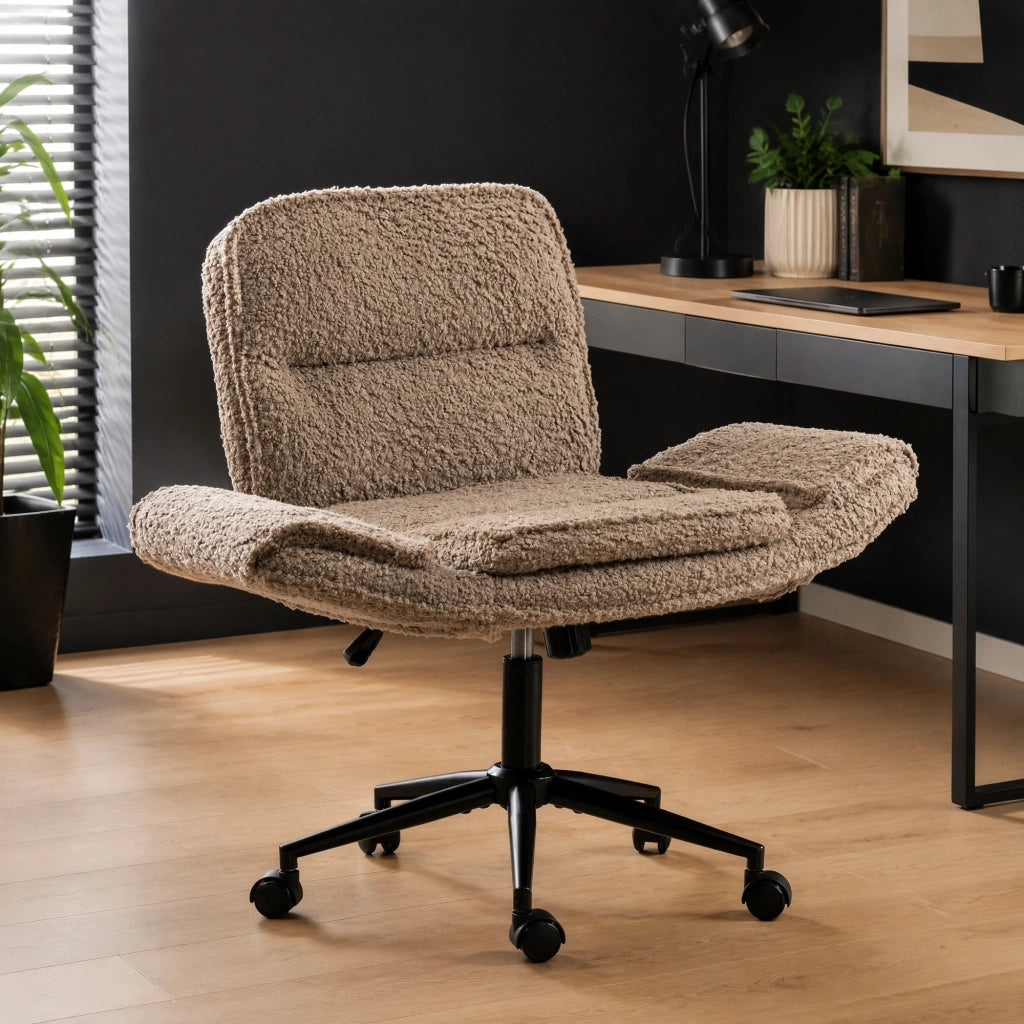 Sedia da ufficio girevole in teddy fleece marrone con braccioli ribaltabili
