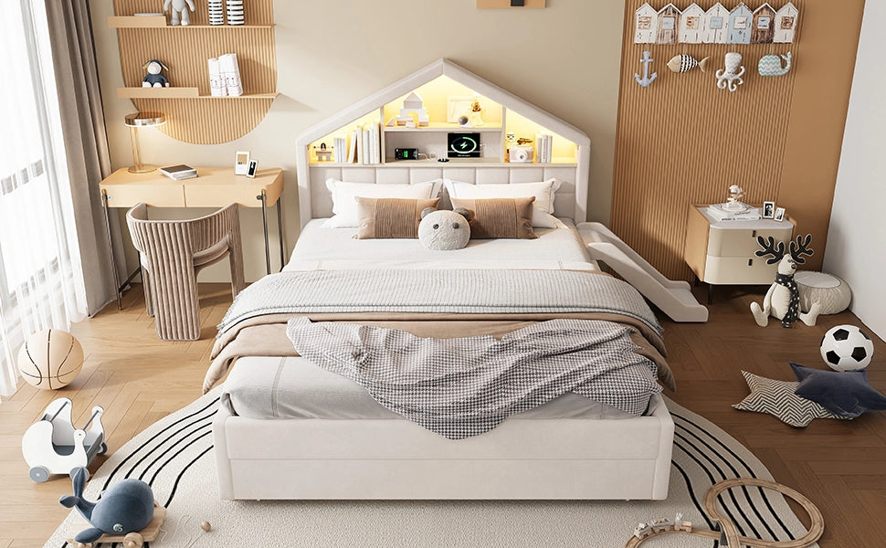Letto per bambini 140x200 cm con scivolo; imbottito in velluto beige; testiera a casetta e cassetto per cameretta
