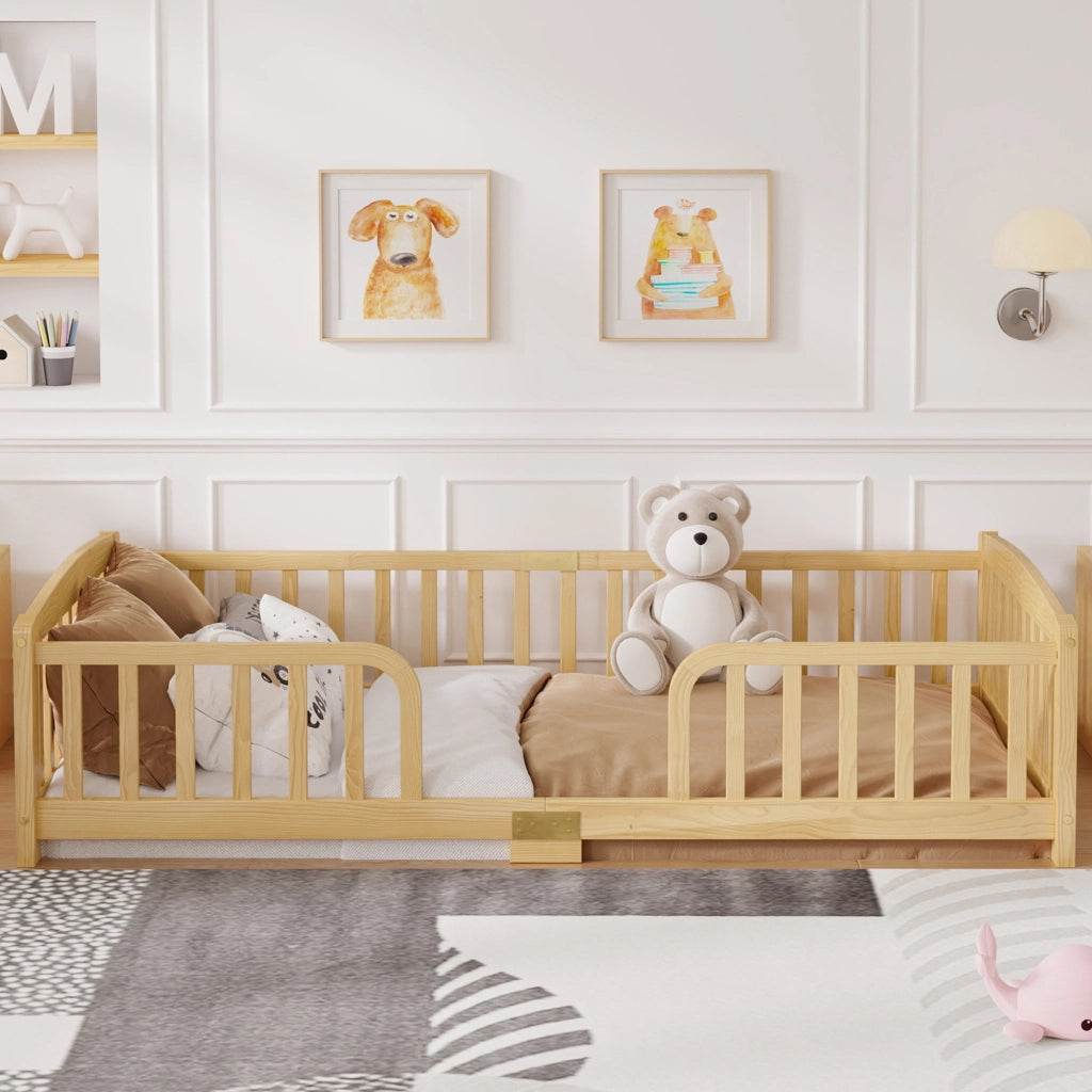 Letto per bambini singolo 90 × 200 cm con barriera e ingresso centrale, senza materasso, in pino naturale