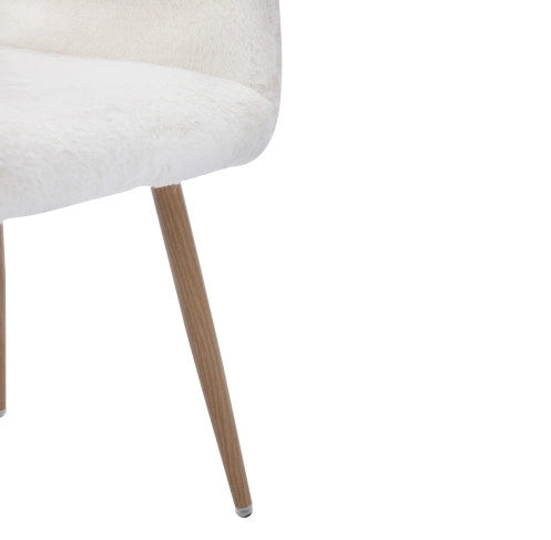 Sedia da pranzo ULEVR bianca in pelliccia sintetica con braccioli, schienale traforato e gambe in metallo effetto legno