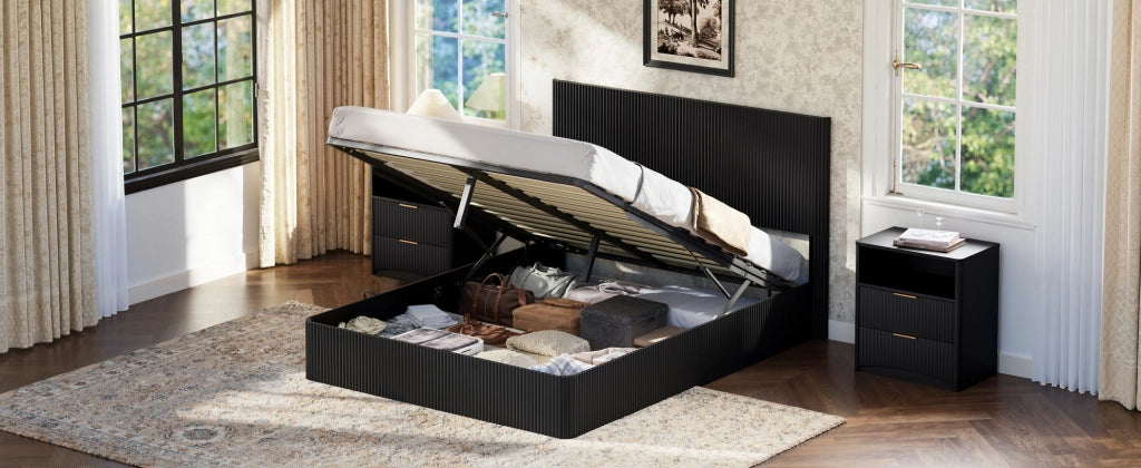 Letto con contenitore e sistema idraulico 160x200 cm, struttura in acciaio e doghe in legno massello, finitura nera lucida