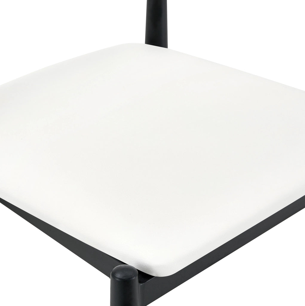 Sedie da pranzo in PU bianco con schienale semicircolare e gambe in metallo HOMVRA