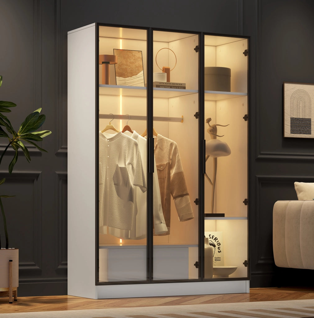 Armadio bianco spazioso con 3 ante in vetro, 1 cassetto, barra appendiabiti e luce LED - 110x50x160 cm