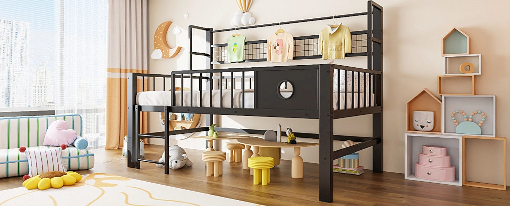 Letto per bambini 90x200 cm con struttura in metallo, soppalco basso con ripiani e appendiabiti, colore nero