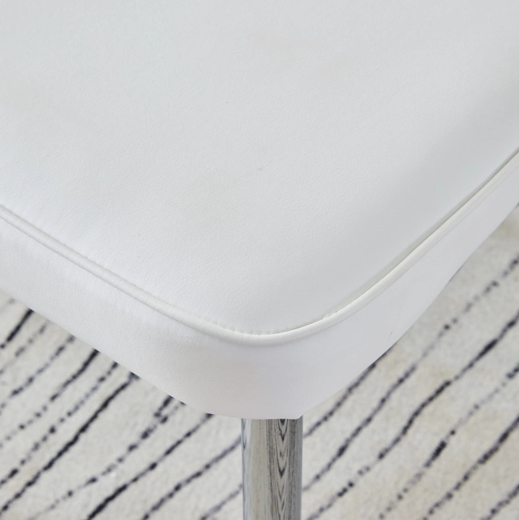 Set di 2 sedie da pranzo moderne bianche in PU con gambe metalliche argento, altezza 89 cm