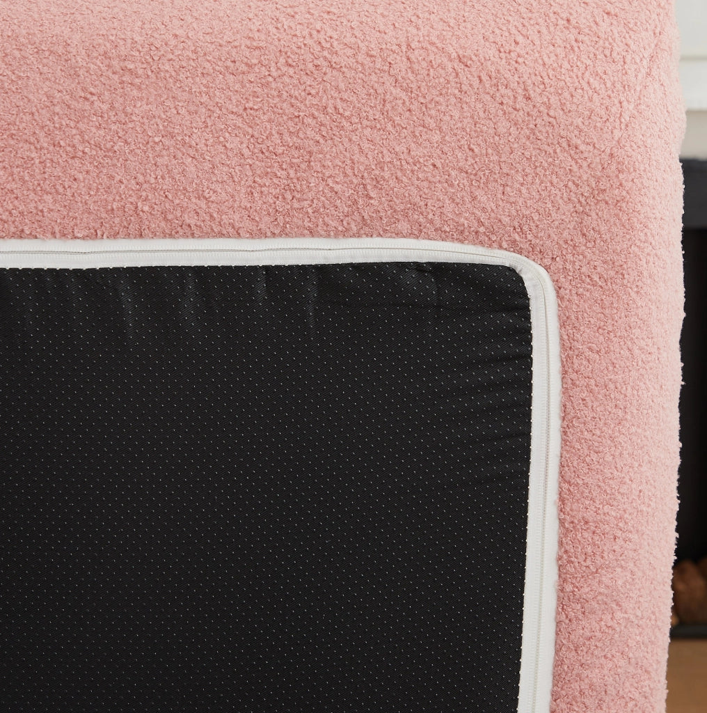 Poltrona da pavimento ULEVR 115 cm in tessuto teddy rosa, imbottitura in schiuma elastica e design con bottoni