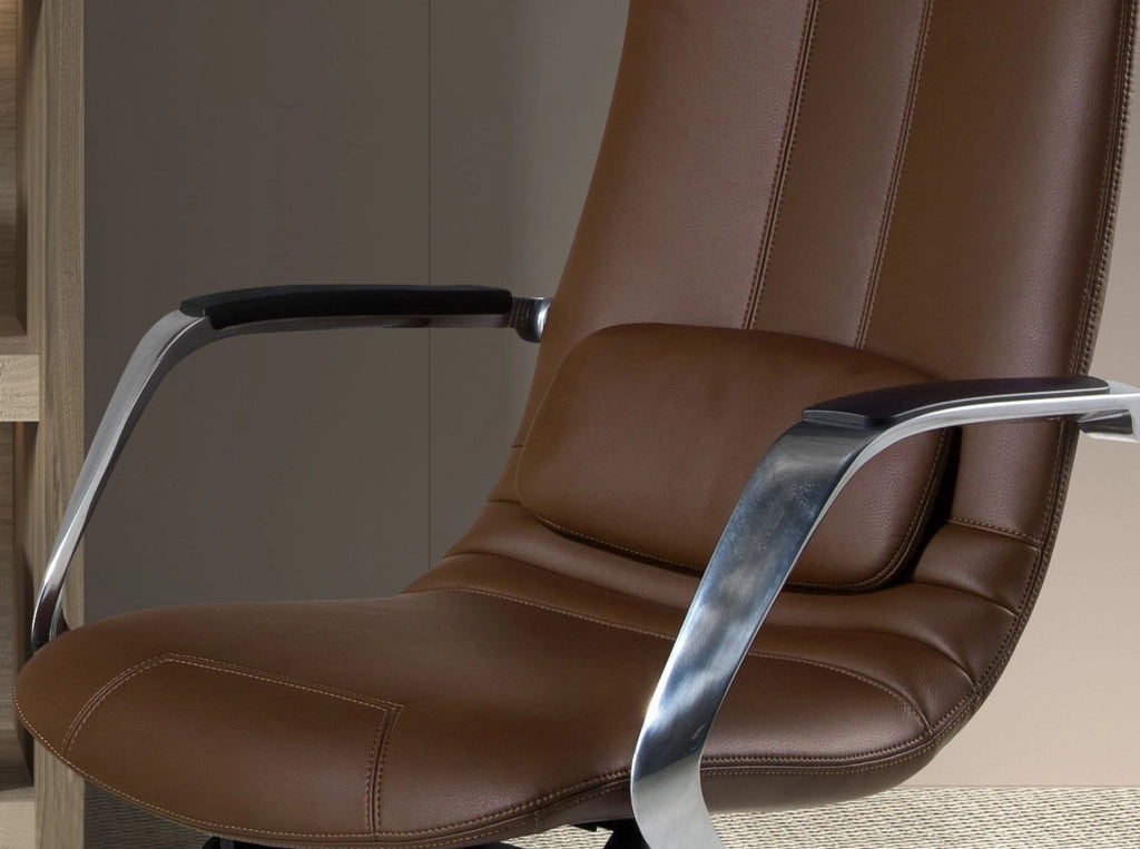 Sedia girevole da ufficio in similpelle marrone