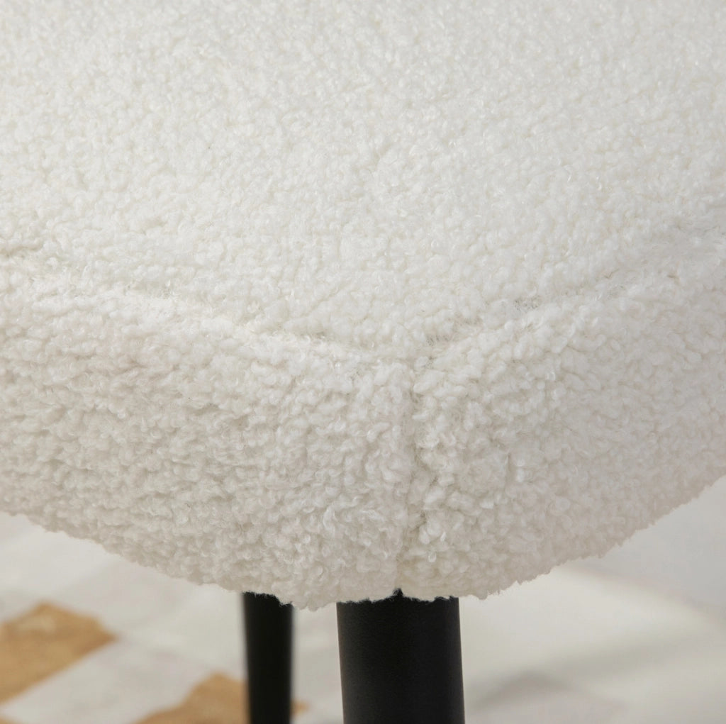 Pouf quadrato in tessuto effetto cashmere con gambe in acciaio crema 42x42x47 cm