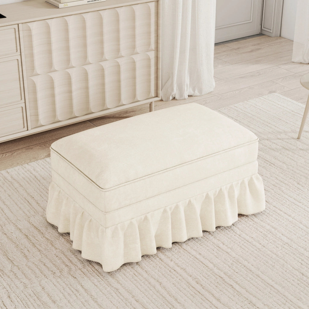 Pouf Windsor in tessuto chenille bianco con dettagli argentati