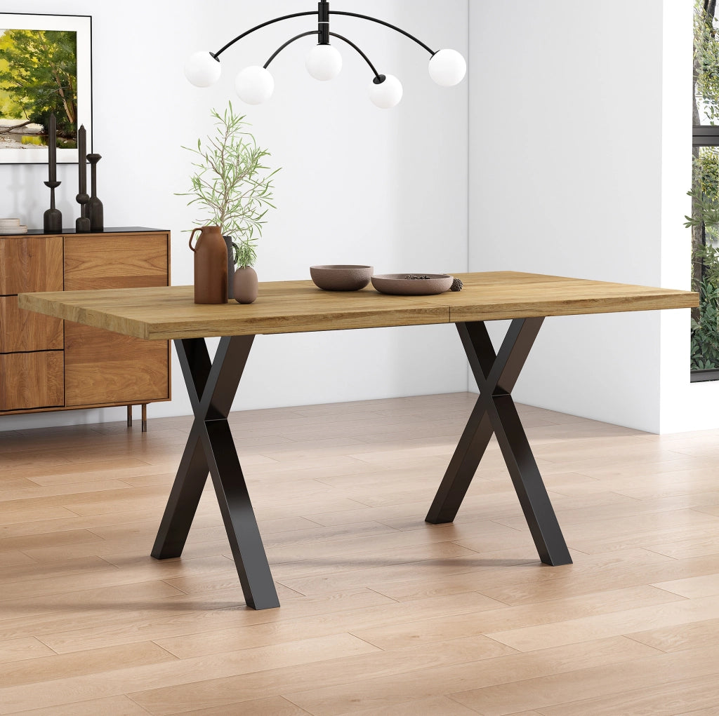 Tavolo da pranzo in MDF e metallo con gambe incrociate; color rovere