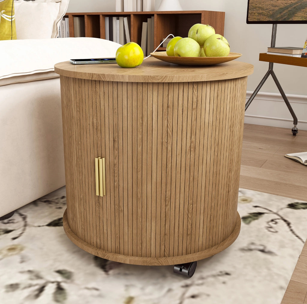 Comodino cilindrico stile Mid-Century con stazione di ricarica (presa elettrica + 2 USB), anta scorrevole e doppio vano, finitura effetto quercia, 60x60x60 cm