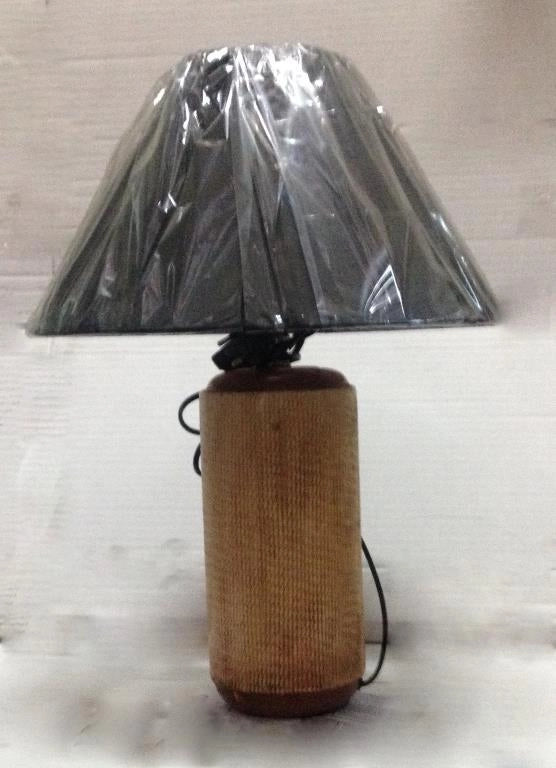 Lampada da tavolo con base in ceramica