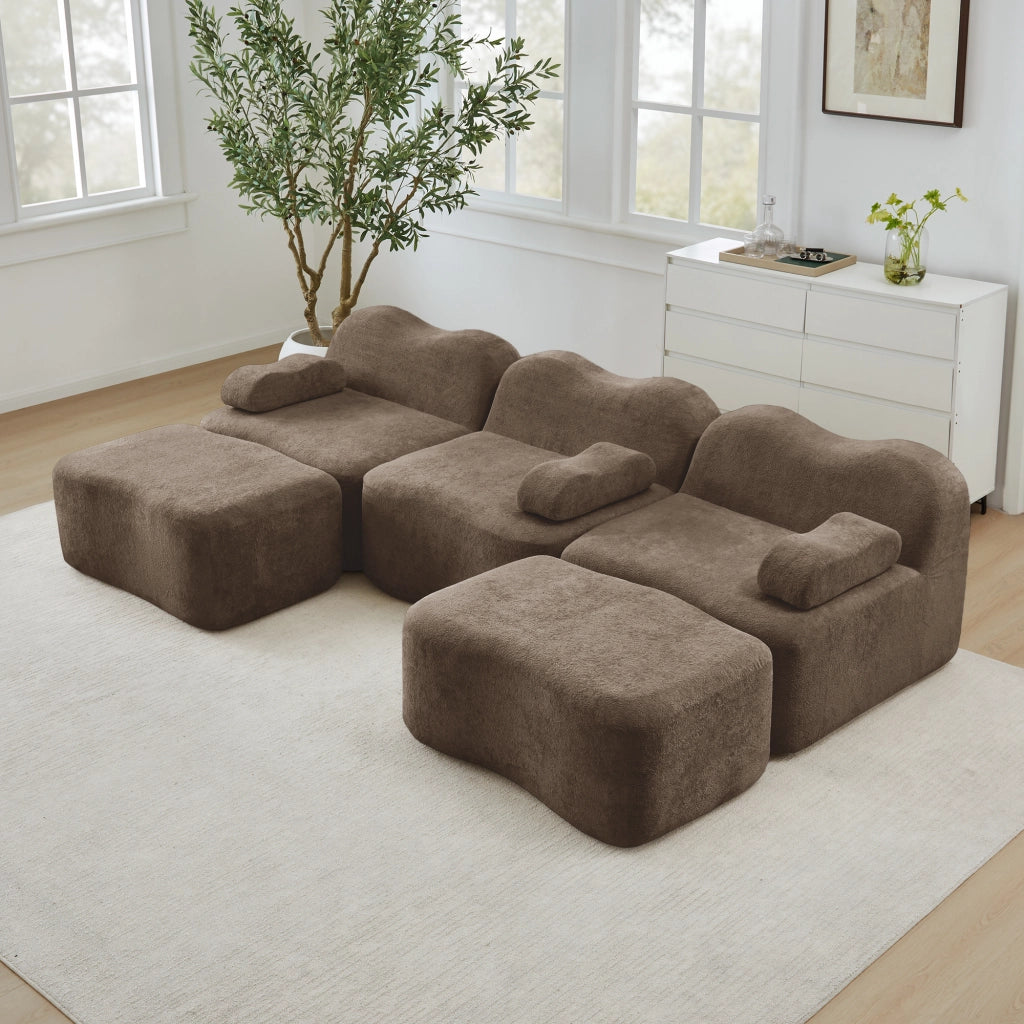 Divano panoramico a U modulare 3 posti con 2 pouf, seduta profonda e braccioli mobili in velluto marrone