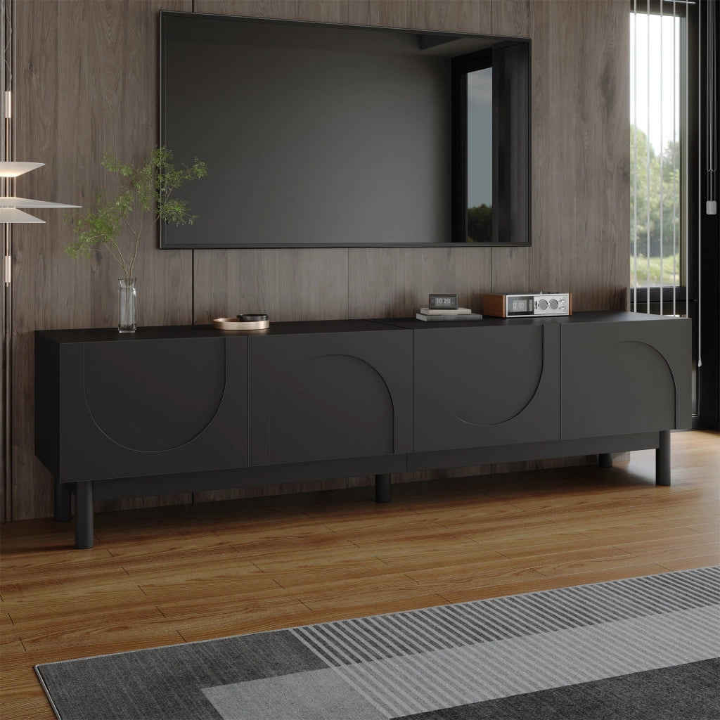 Mobile porta televisore nero a quattro ante con ripiani e gambe stabilizzanti, 169 x 34 x 45,5 cm