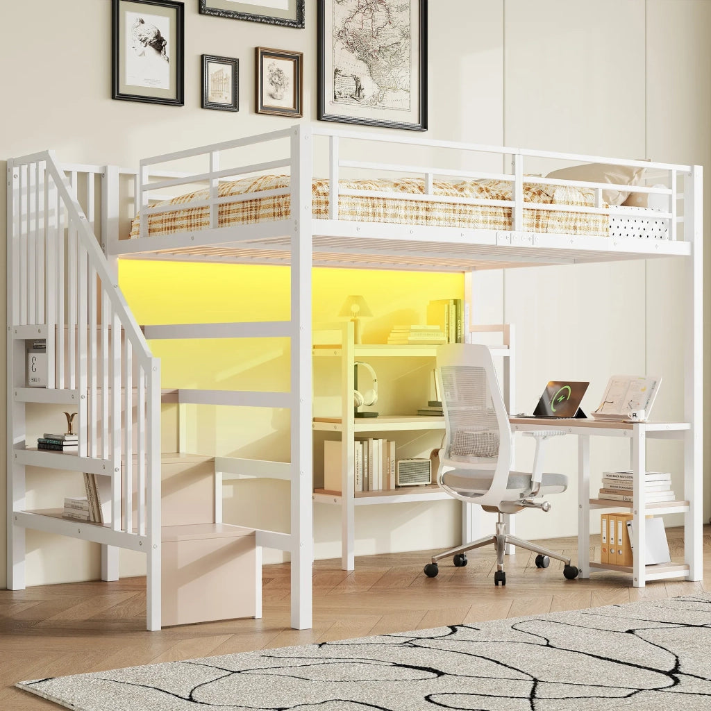 Letto a soppalco in metallo 140x200 cm, bianco, con scala, scrivania integrata, vani portaoggetti, presa USB e luce LED