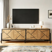 Mobile TV 153x40x50 cm con 4 ante e design geometrico in MDF naturale