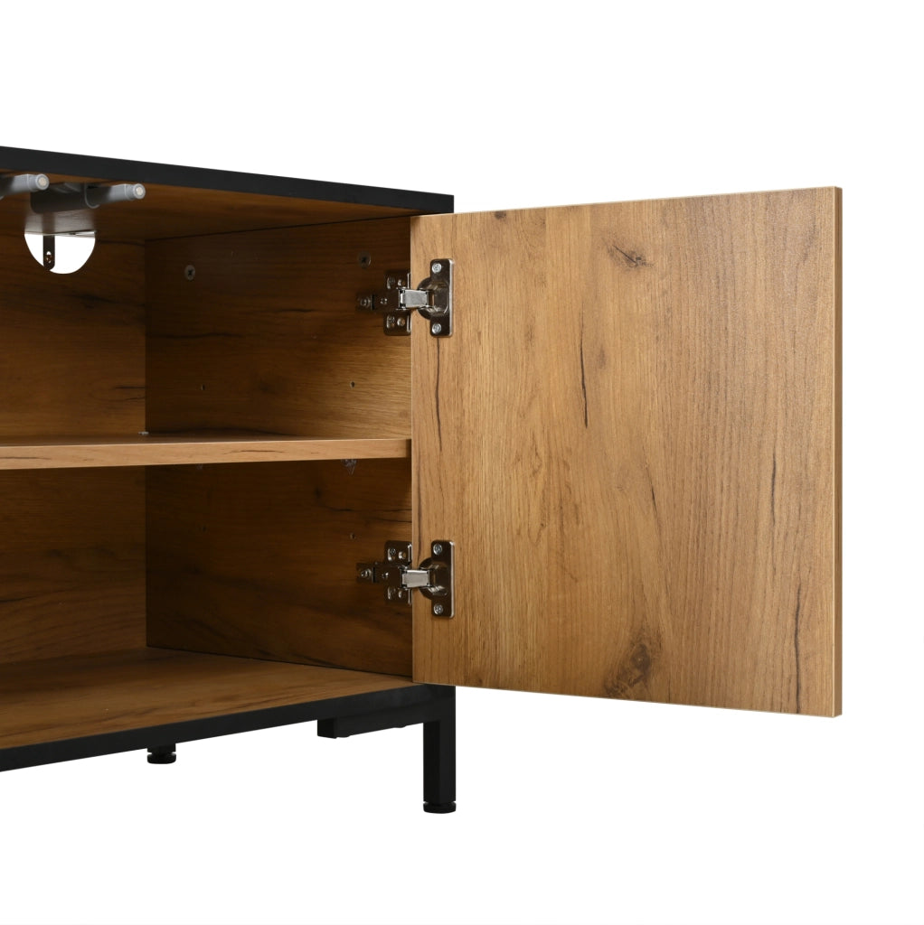 Mobile TV 153x40x50 cm con 4 ante e design geometrico in MDF naturale