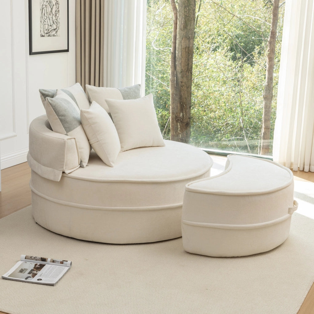 Poltrona lounge rotonda beige con pouf e 5 cuscini