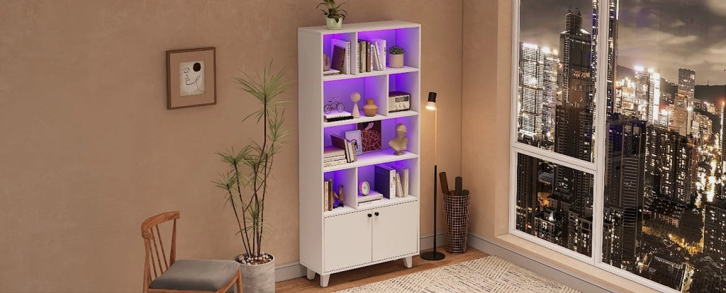 Libreria bianca 80x30x173 cm con ripiani multipli, gambe in legno massello, porte doppie e illuminazione LED con controllo app