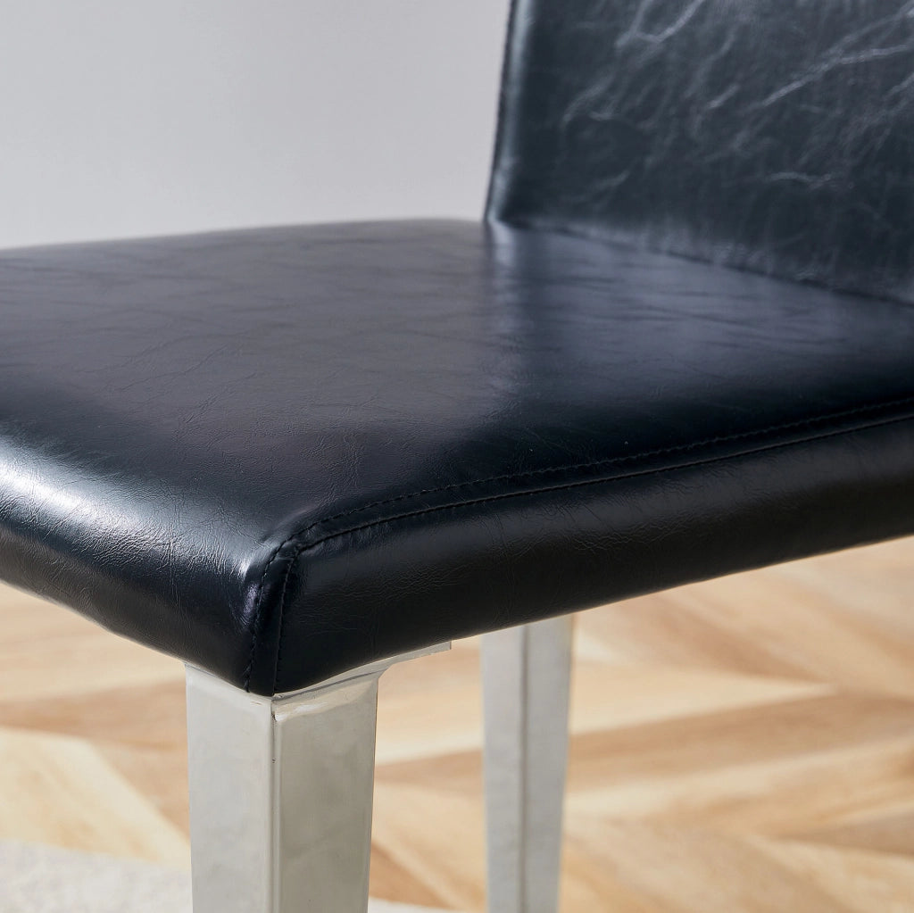 Set di 4 Sedie Minimaliste per Sala da Pranzo con Rivestimento in PU Nero e Gambe in Metallo Argento