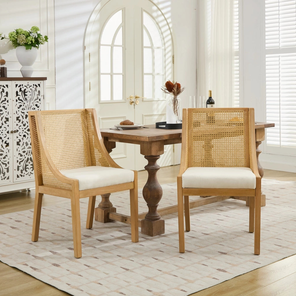Sedia da pranzo con braccioli decorativi e seduta in lino, legno e rattan artificiale beige