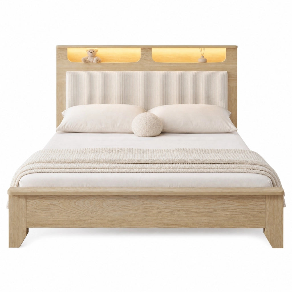 Letto matrimoniale 140x200 cm con testiera contenitore, illuminazione LED e schienale imbottito in tessuto cord beige, struttura in quercia chiara (senza materasso e panca)