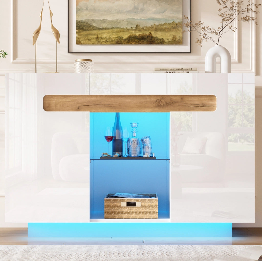 Credenza ULEVR 120x40x80 cm con LED regolabile via app, ripiani in vetro e vani aperti, bianco effetto legno naturale
