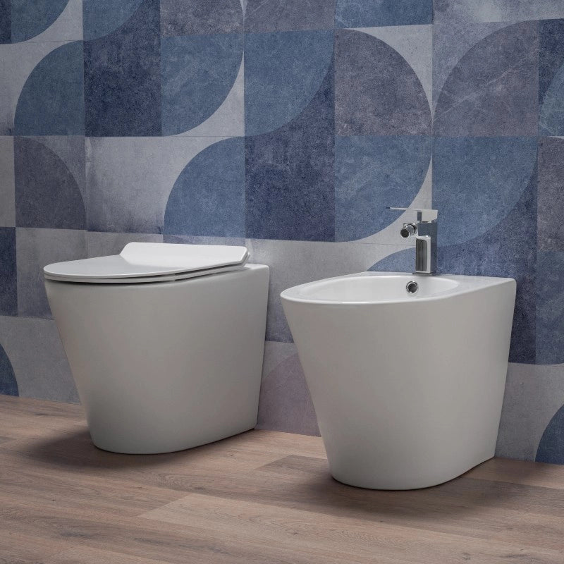 Sanitari a Terra Filo parete con Sedile Soft Close e Risparmio I