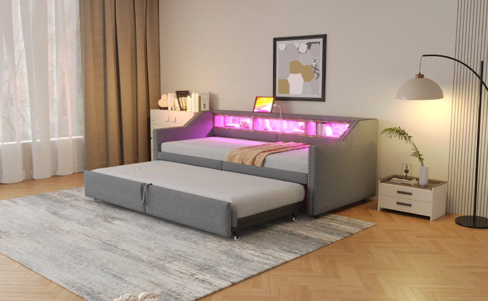 Divano letto imbottito estraibile con rete a doghe LED USB grigio chiaro con schienale e braccioli laterali