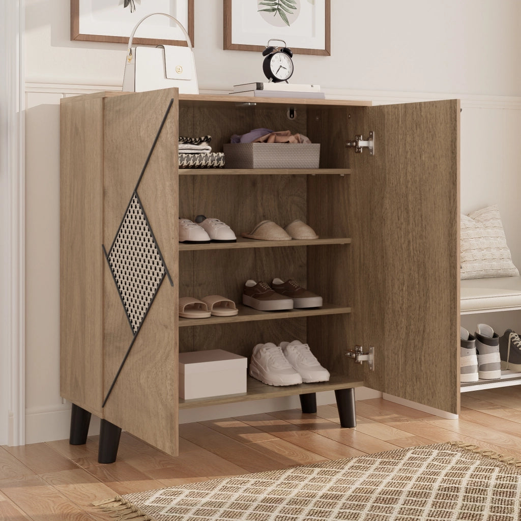 Scarpiera con ante chiuse e ripiani multipli in pannello truciolare effetto legno con gambe in PVC
