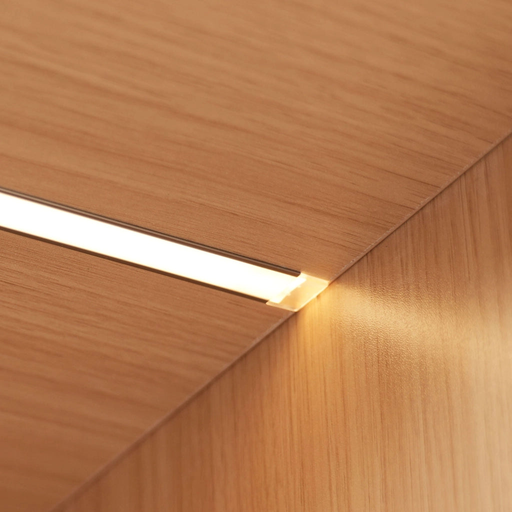 Vetrina angolare 62x35x160 cm con LED; vetro temperato e MDF effetto rovere