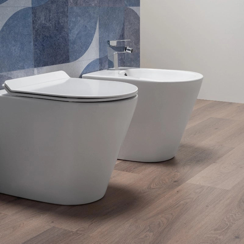 Sanitari a Terra Filo parete con Sedile Soft Close e Risparmio I