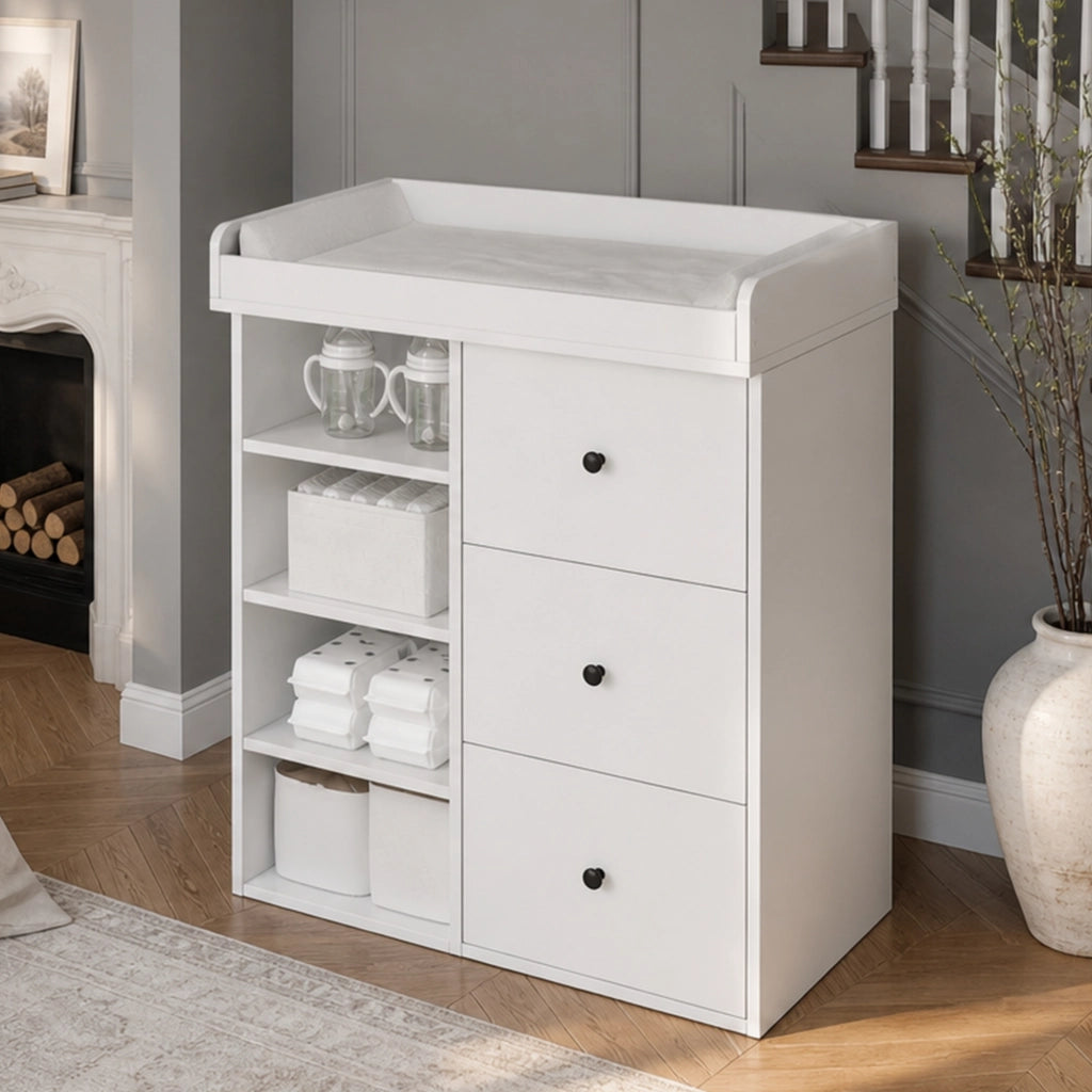 Fasciatoio 2 in 1 con sponda rimovibile; cassetti e vani laterali aperti; MDF bianco e maniglie nere